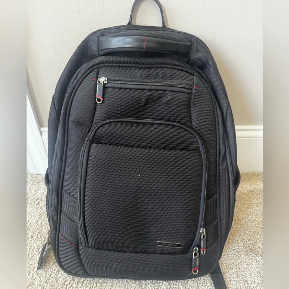 Samsonite Tectonic Perfect Fit 19x13.5x9 Top Load Laptop Case / Backpack